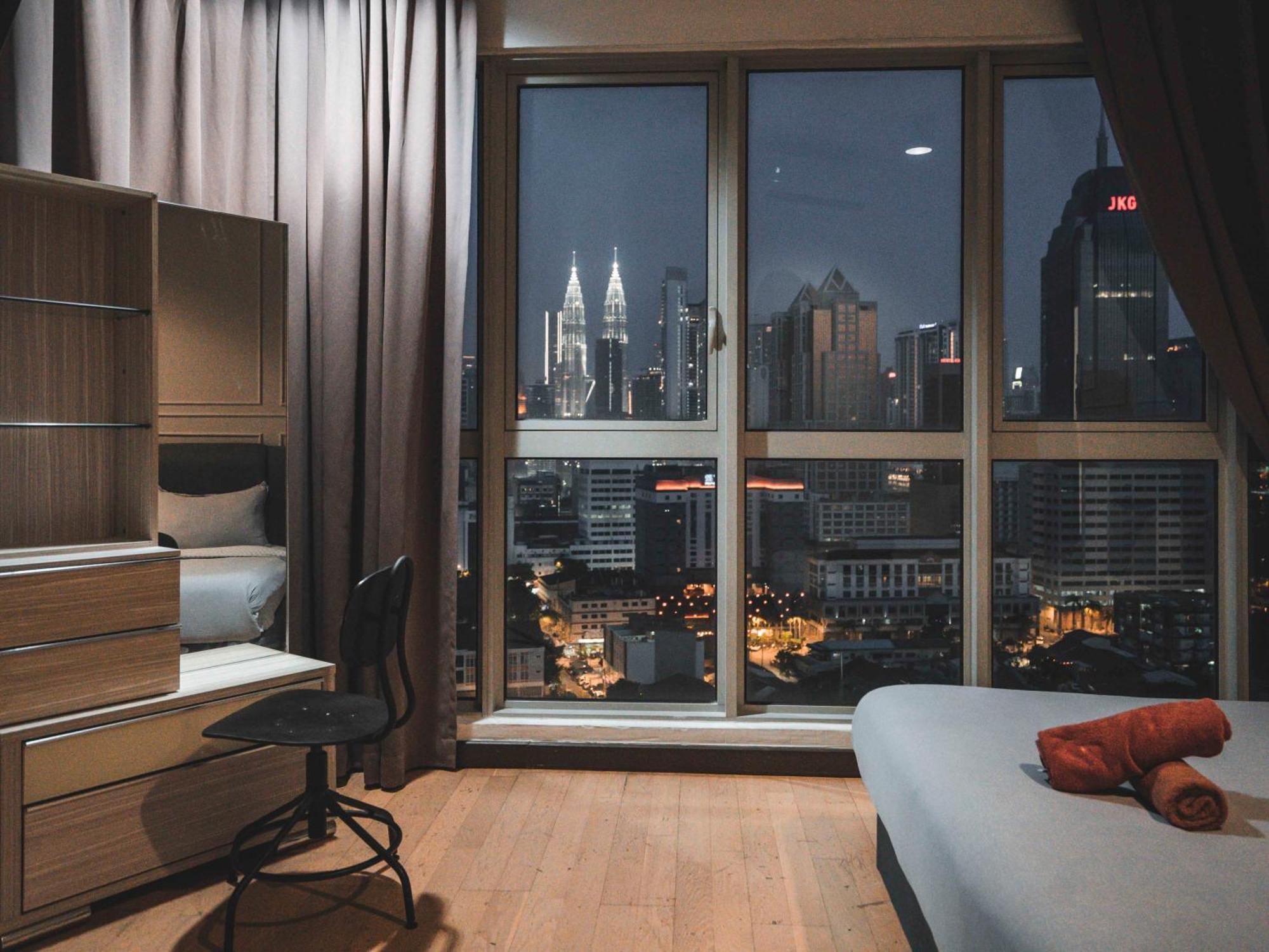 Regalia Residence The Sky Pool Suite Kuala Lumpur Room photo